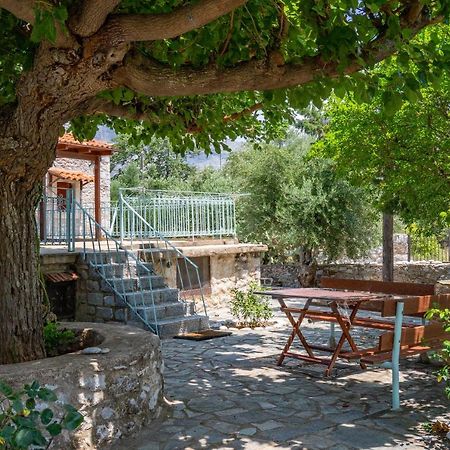 Villa Tranquil Stone Garden House Kalos Exterior foto